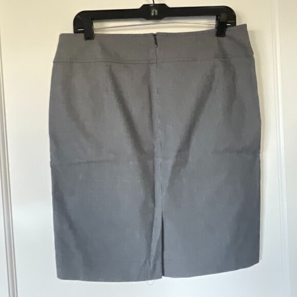 Banana Republic Fine-line Navy Skirt (size 12) - EUC - Picture 2 of 5